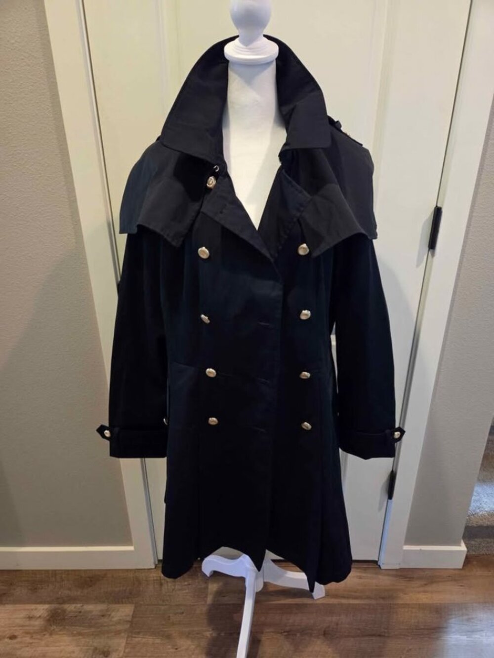 Bebe womens black trench coat beautiful jacket size womens XL